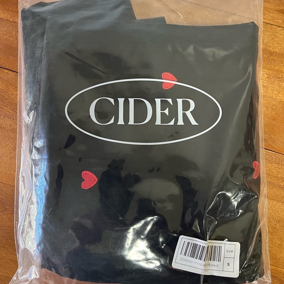 NWT “UNCONTROLLABLY IN LOVE CORDUROY PANTS” small - Picture 5 of 5